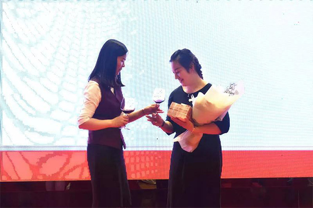 追梦前行 腾飞2019 | 中泰办公家具品牌分享会圆满结束！